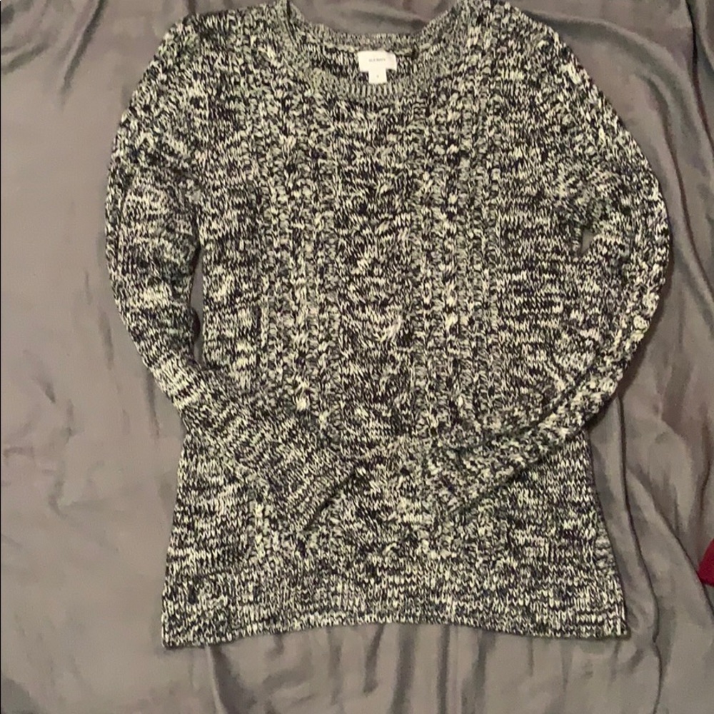 Old Navy Black and White Cable Knit Sweater